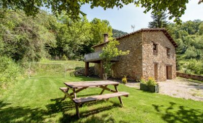 M DE PUIGSEC  – Charming stone cottage in the Ripollès region
