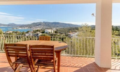 CAP RAS 04.3 – Apartament amb terrassa i vistes al mar a Llançà