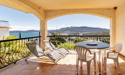 GRIFEU 11 –  Apartament amb terrassa i vista panoràmica al mar