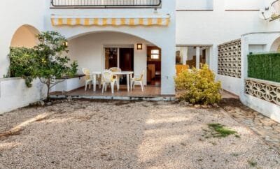 SANT CARLES 26 – Magnífic apartament renovat amb jardí a Llançà