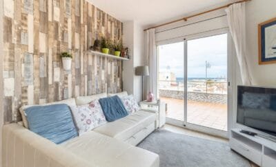 PORT DE LLANÇÀ 37 – Àtic amb terrassa i vistes al mar