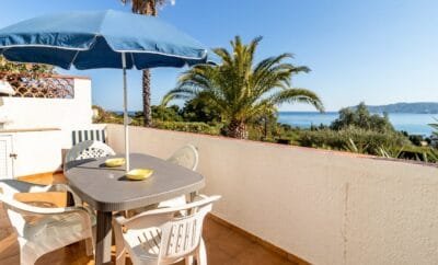 LA FARELLA LA COMA 65 – Apartament amb jardí i piscina comunitària a Llançà