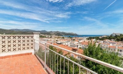 LA FARELLA 63 – Apartament amb àmplia terrassa i vistes al mar